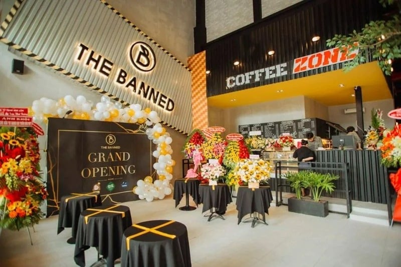 Tuổi Ất Tỵ 1965 không cần mượn tuổi khai trương quán cafe vì không gặp hạn Tam Tai